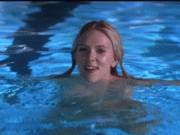 Scarlett Johansson sexy Gif erótico de Scarlett Johansson bañandose en pelotas