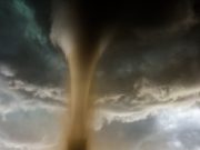 Video de un tornado detrozando todo Video de un tornado