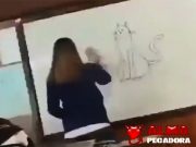Vídeo muy bueno de broma a la profesora Broma a la profesora