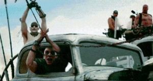 Gifs de humor 2 tontos muy tontos y mad max 2 tontos muy tontos y mad max
