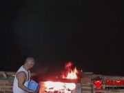 Eso tiene poco fuego , dijo el cocinitas Eso tiene poco fuego