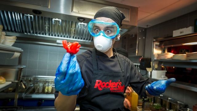 Hombre hospitalizado por comer el chile más picante del mundo Hombre hospitalizado por comer el chile más picante del mundo
