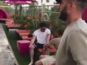 Cuando tienes dos amigos y a cada cual más cabrón Cuando tienes dos amigos y a cada cual más cabrón