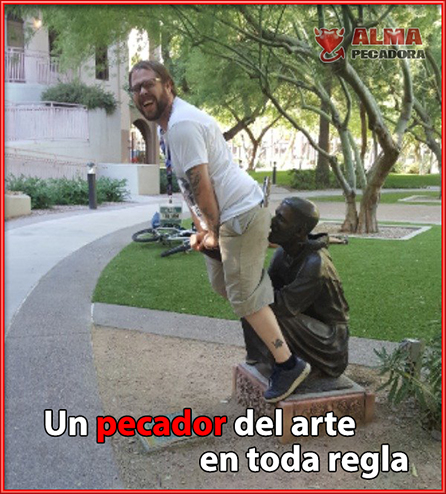 Una auténtica obra de arte mancillada por un pervertido amante del sexo anal