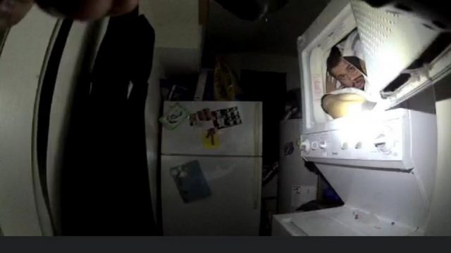 Se esconde de la policía en una secadora Se esconde de la policía en una secadora