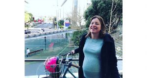 La Ministra de Nueva Zelanda fue al hospital en bici para dar a luz La Ministra de Nueva Zelanda fue al hospital en bici para dar a luz