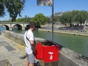 Urinarios ecológicos para mear en público Urinarios ecológicos para mear en público enfadan a los franceses