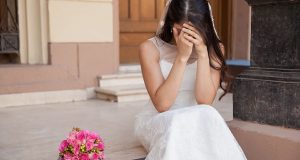 Mujer estafada para casarse con un desconocido Mujer estafada para casarse con un desconocido