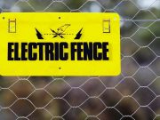 Pone una valla eléctrica cerca de una parada de autobús escolar Pone una valla eléctrica cerca de una parada de autobús escolar