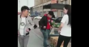 El chino bromista más cabroncete de toda Asia El chino bromista más cabroncete de toda Asia