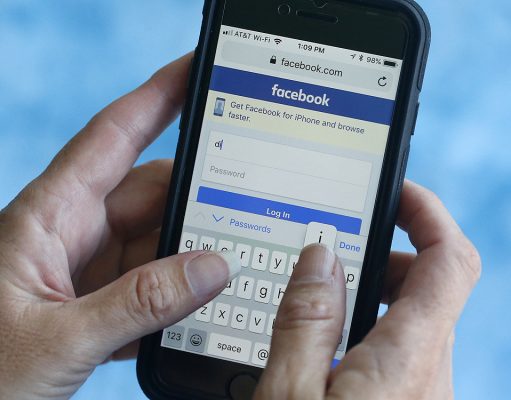 Un cura dice que los smartphones nos acercan a la llegada del Anticristo Un cura dice que los smarphones nos acercan a la llegada del Anticristo