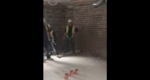 Bromas en el trabajo para reír mucho Bromas en el trabajo para reír
