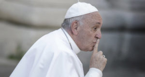 El Papa Francisco censura los cotilleos en las peluquerías El Papa Francisco censura los cotilleos en las peluquerías