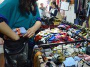 Roba una tienda y luego va a pedir empleo Roba una tienda y luego va a pedir empleo