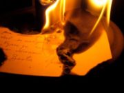 Joven incendia apartamento al quemar cartas de amor de su ex Joven incendia apartamento al quemar cartas de amor de su ex