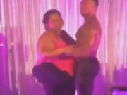 Video de Striptease muy explosivo Video de Striptease muy explosivo