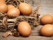 Un hombre muere en un concurso de comer huevos Un hombre muere en un concurso de comer huevos