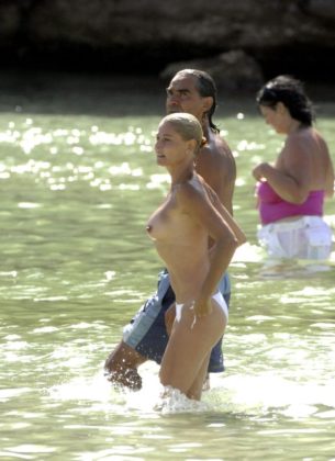 Imágenes de Belen Rueda pillada en topless en la playa