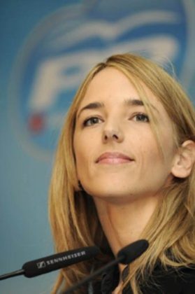 Fotos y videos de Cayetana Alvarez de Toledo desnuda