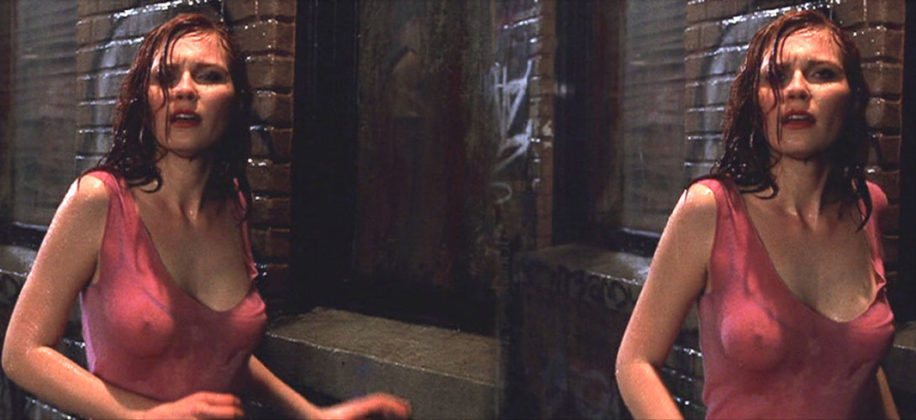 Kirsten Dunst mojada transparentando pezones