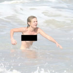 Los mejores desnudos de Kirsten Dunst en topless