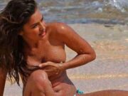 Topless de Irina Shayk desnuda en tetas en sesión de fotos Los pechos de Irina Shayk al descubierto