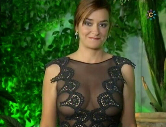 Toñi Moreno con transparencias de tetas y pezones