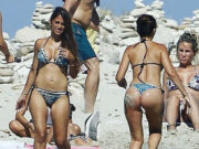Antonella Roccuzzo en tanga , la mujer de Messi casi desnuda Fotos Antonella Roccuzzo en tanga , la mujer de Messi casi desnuda