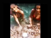 Fotos y videos de Ester Exposito desnuda y follando Ester Expósito y María Pedraza cachondas, sexys y seductoras en bikini