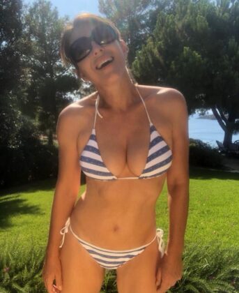 Liz Hurley en bikini